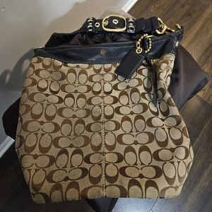COACH SIGNATURE BUCKET BAG